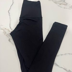Black lulu lemon leggings,